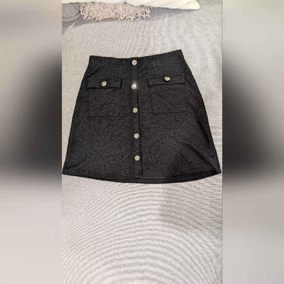 Black H&M mini skirt in size small - Picture 1 of 2